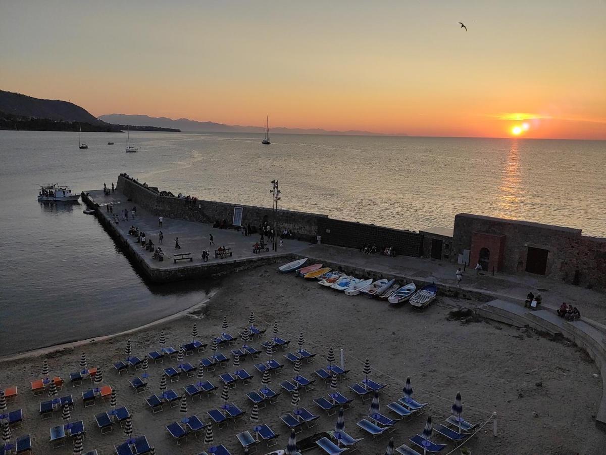 Casa Vacanze Tramonto Alla Marina Чефалу Екстер'єр фото