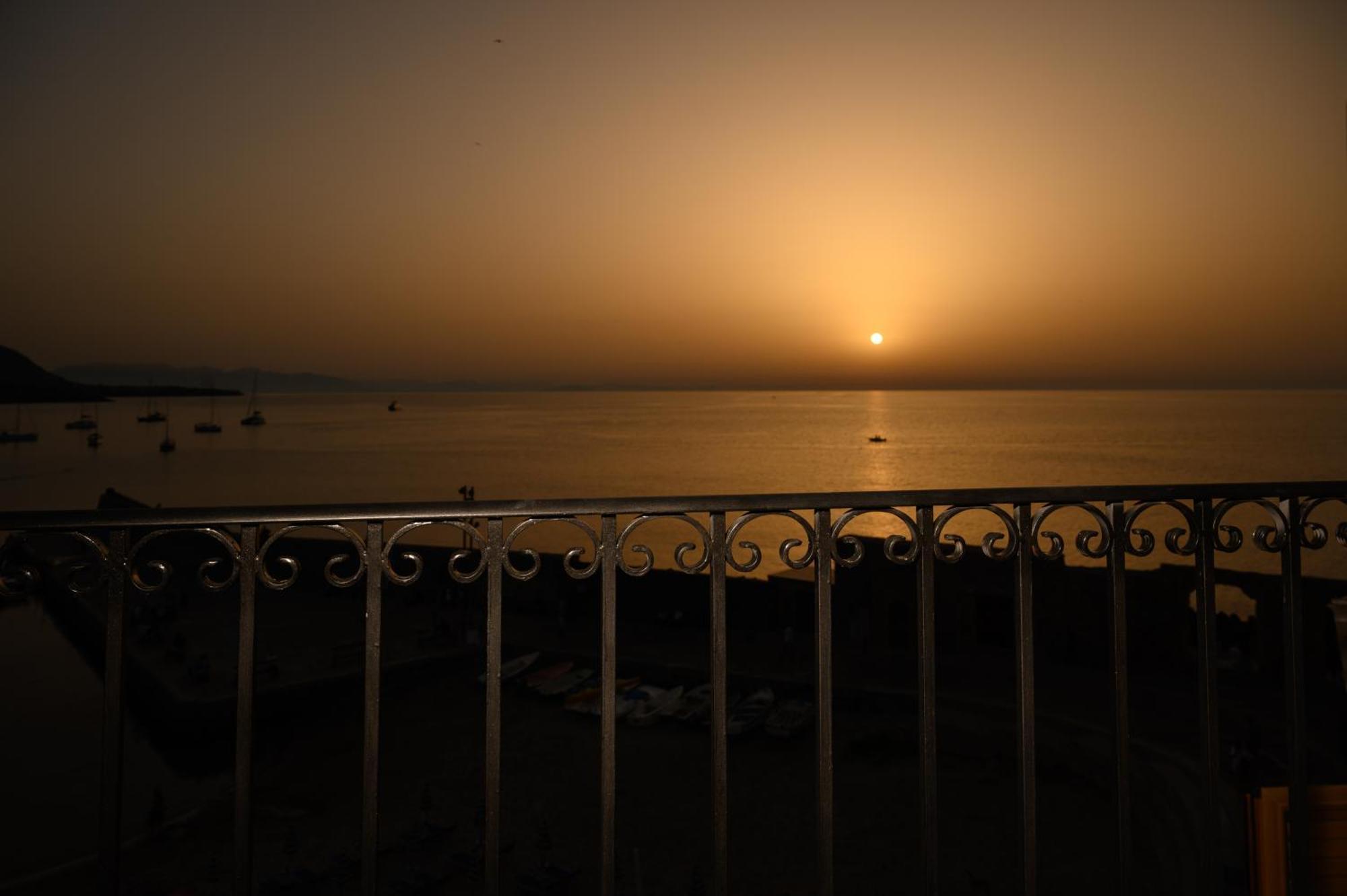 Casa Vacanze Tramonto Alla Marina Чефалу Екстер'єр фото