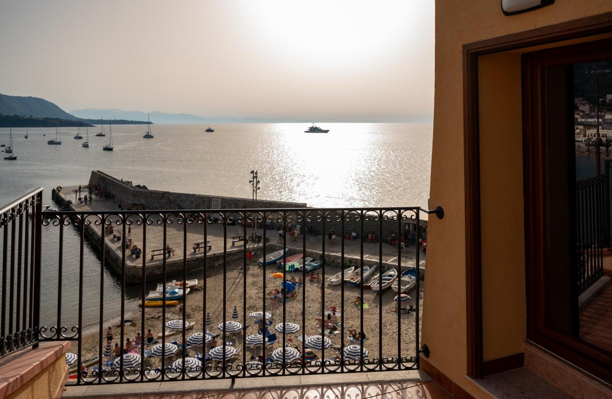 Casa Vacanze Tramonto Alla Marina Чефалу Екстер'єр фото