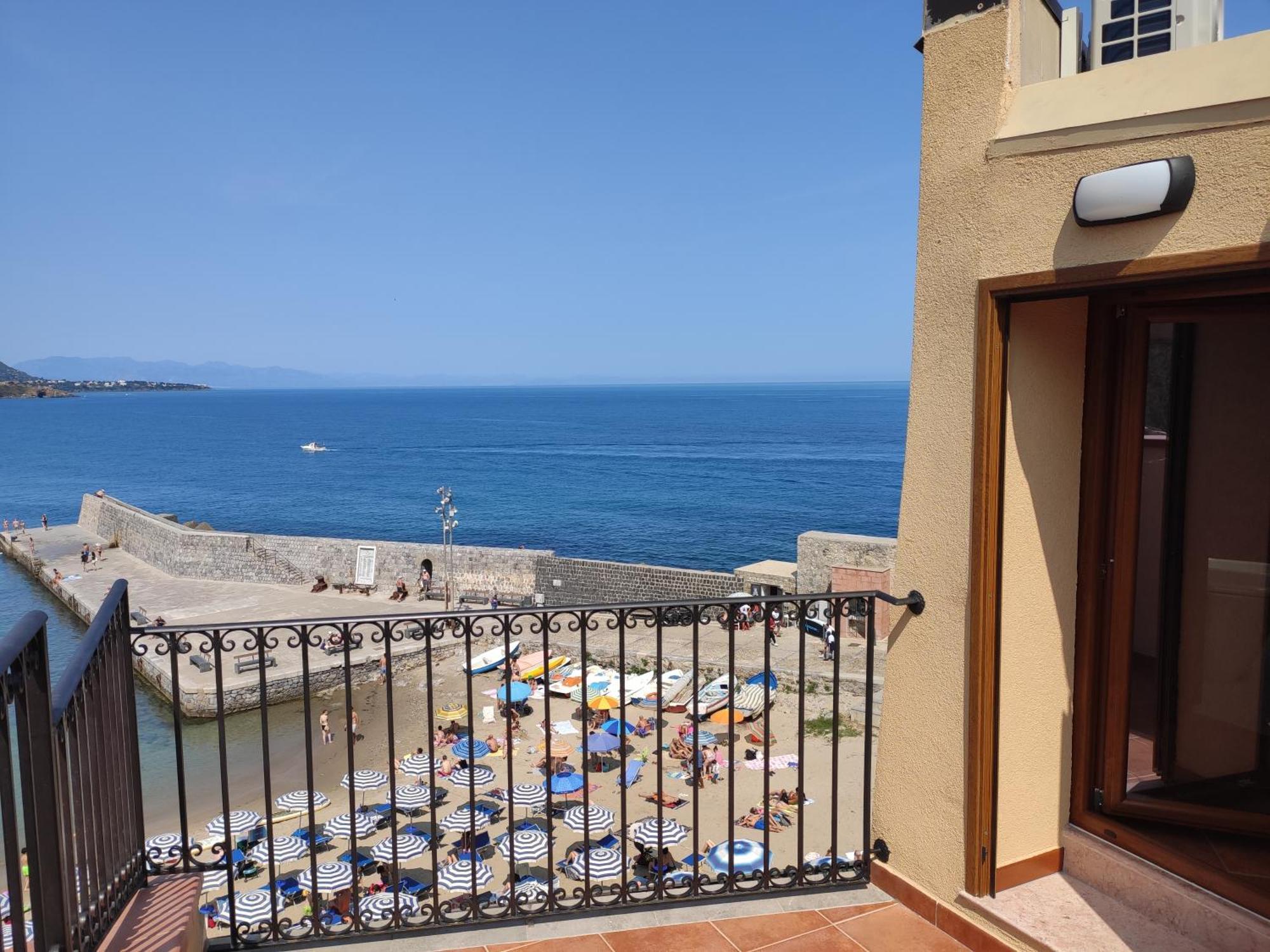 Casa Vacanze Tramonto Alla Marina Чефалу Екстер'єр фото
